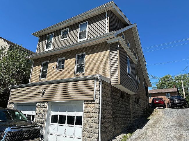 Image of 2107 Pioneer Ave