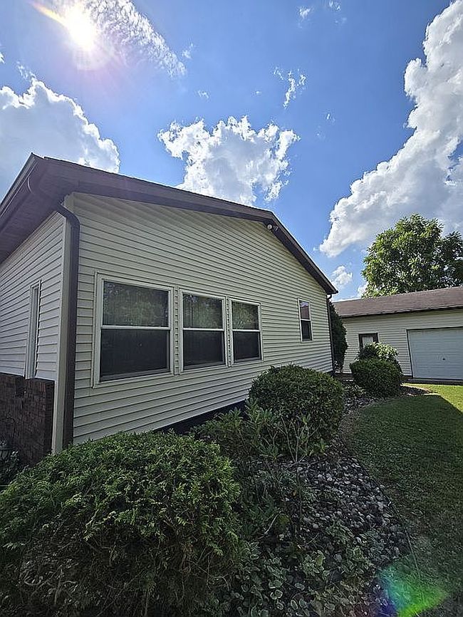 Photo of 178 Edison St, Uniontown, PA