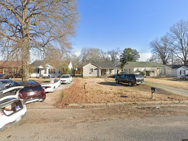 Photo of 933 School St