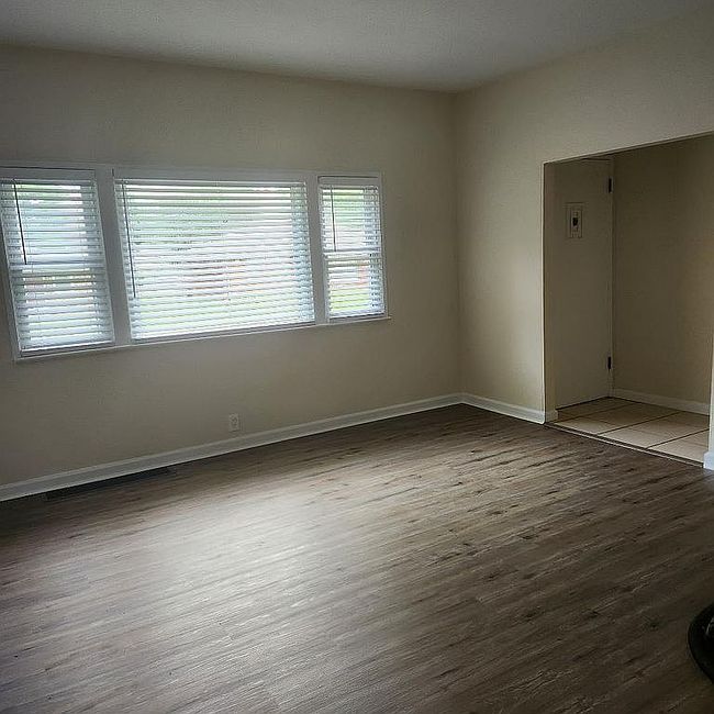 Photo of 925 Saint Clair Ave, Belleville, IL