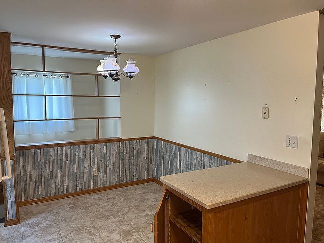 Photo of 1843 Quayle Dr, Akron, OH