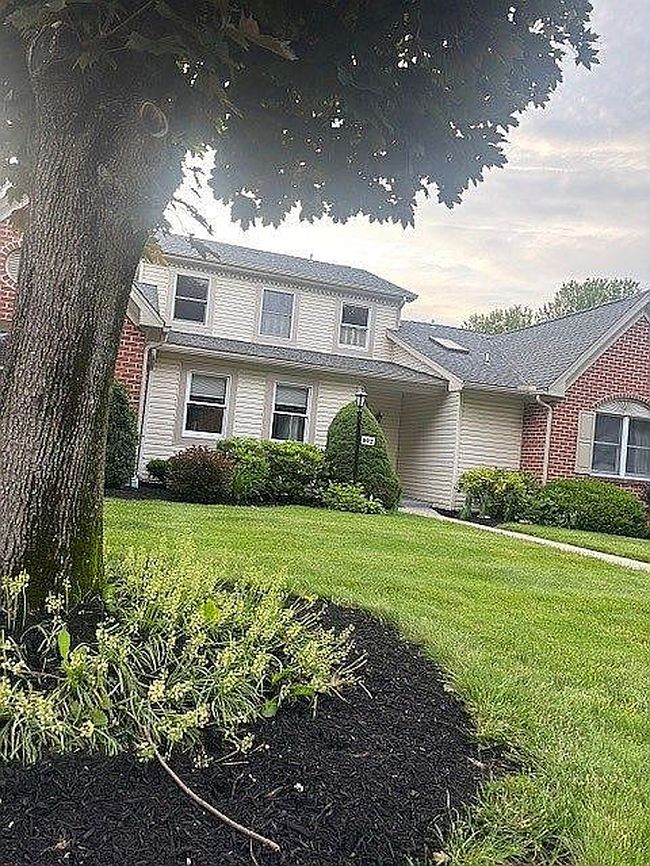 Photo of 102 Strayer Dr, Carlisle, PA