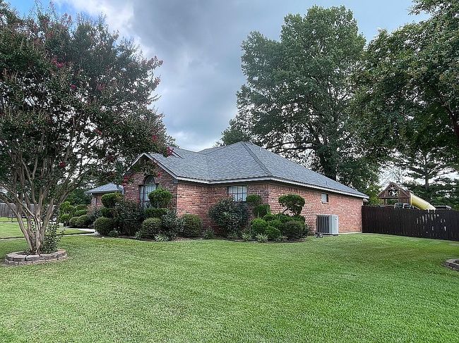 Photo of 400 Park Pl, Marshall, TX