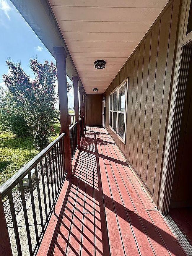Photo of 188 Silver Spur Dr, New Braunfels, TX