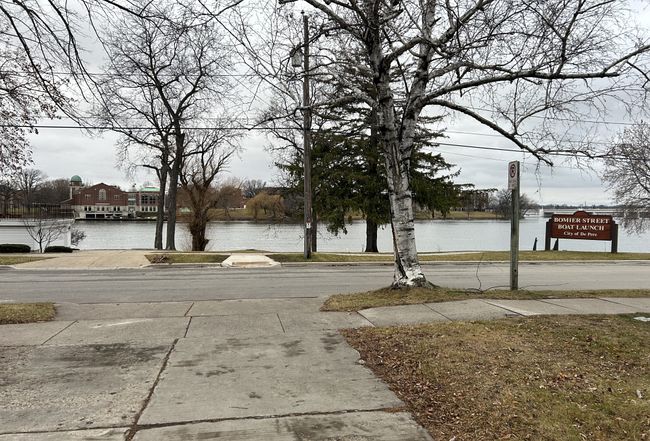 Image of 815 Fox River Dr