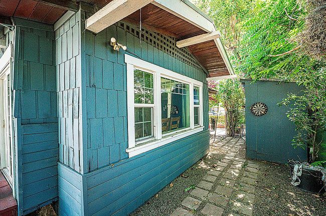 Photo of 220 Palm Pl, Pomona, CA