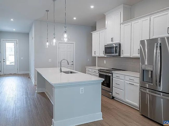 Additional photo 2 of property located at 1906 Flora Ct