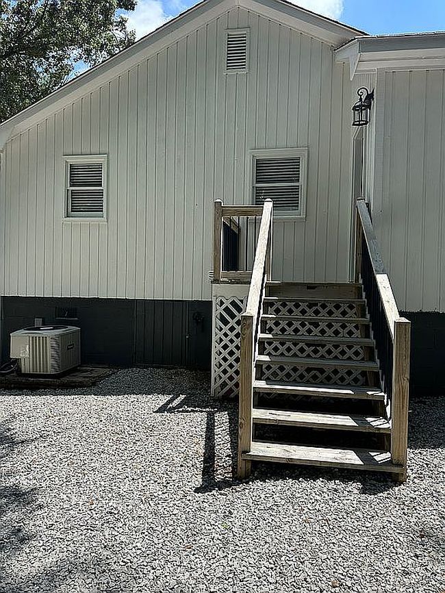 Photo of 28 Lavonia Beach Dr, Lavonia, GA