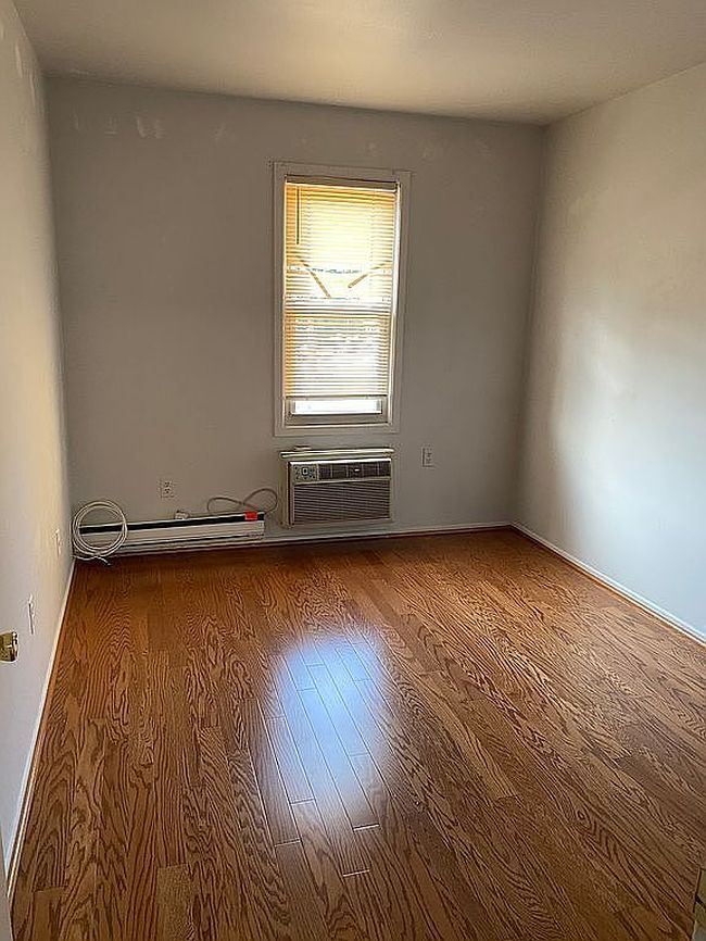 Photo of 20932 23rd Ave, Flushing, NY