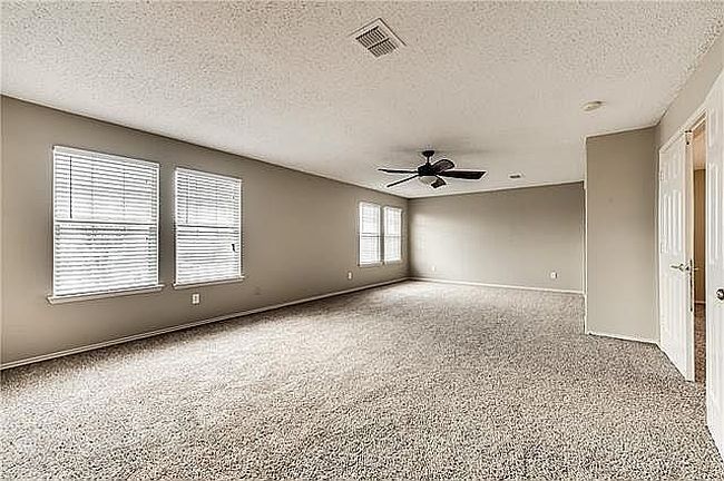 Image of 1676 Crown Point Dr