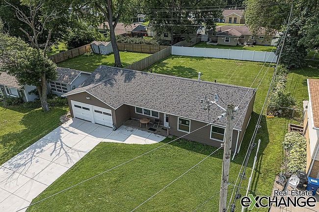 Photo of 1607 Bellevue Ave, Bettendorf, IA