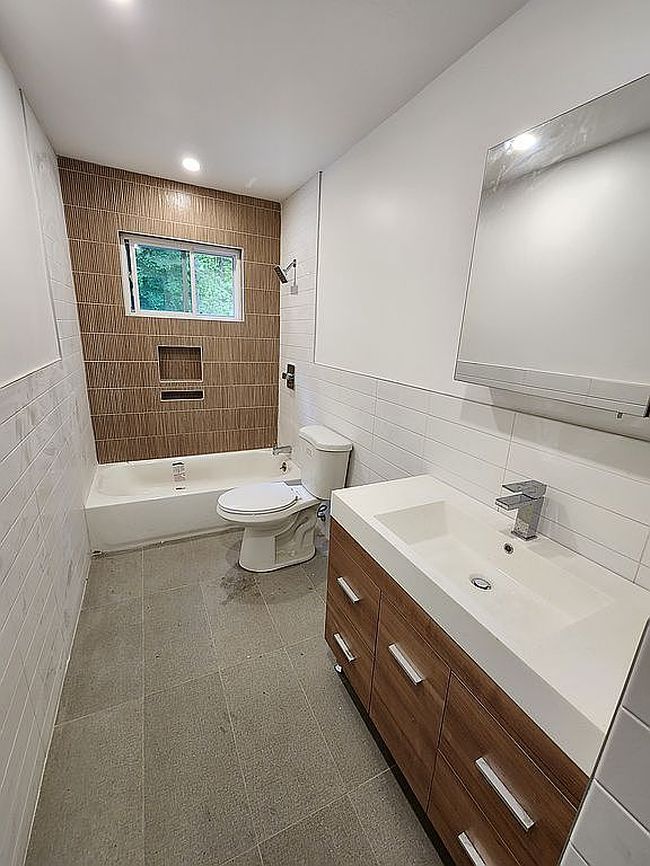 Additional photo 3 of property located at 7 Tulip Ln