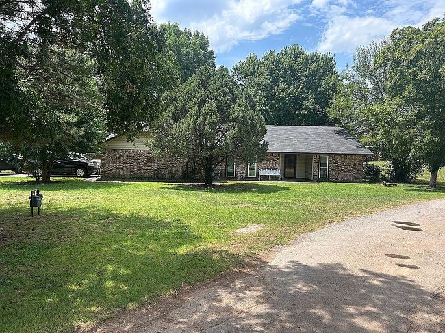 Photo of 304 W Eagle Chief Dr, Cleo Springs, OK