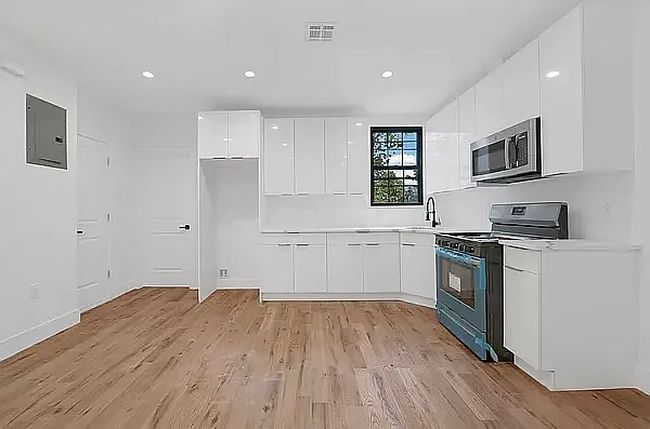 Photo of 242 Warwick St, Brooklyn, NY