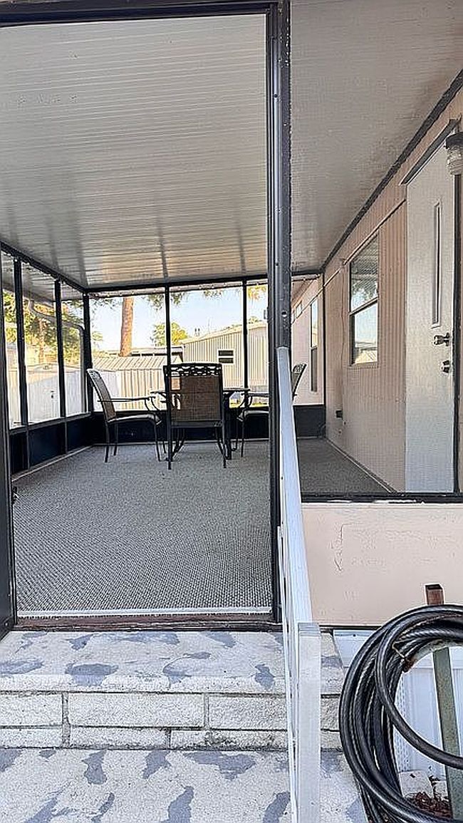 Photo of 9118 Mcmillan Ln, Tampa, FL