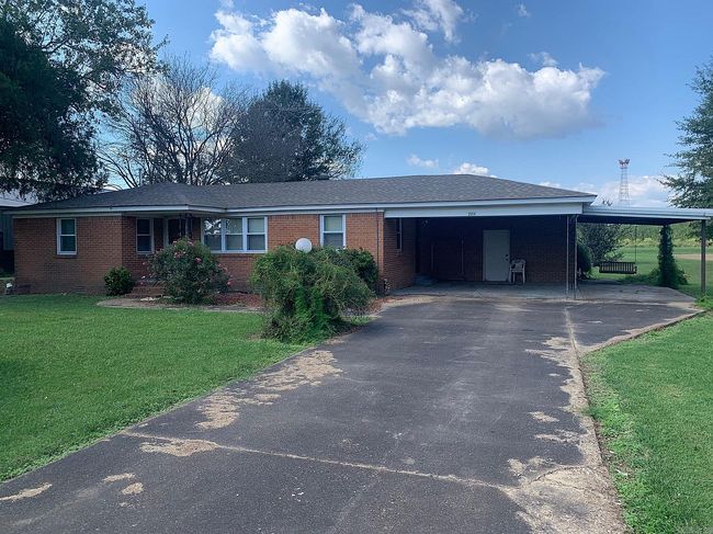 Preview of property located at 754 W Sportsman Dr