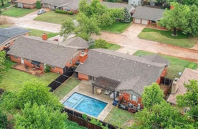 Additional photo 2 of property located at 2618 Nw 67th St