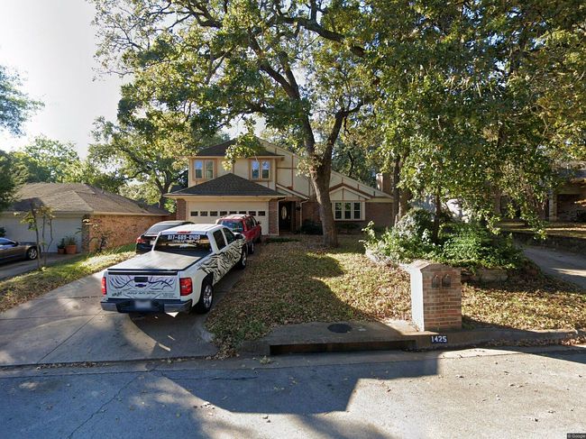 Photo of 1425 Tiffany Forest Ln, Grapevine, TX