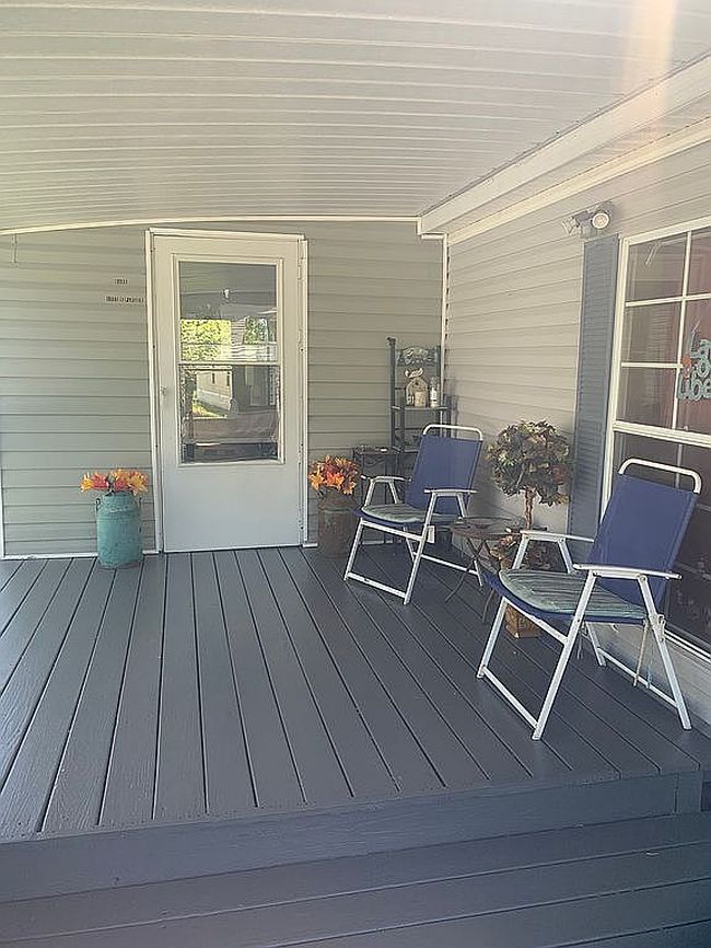 Photo of 1005 S Park Dr, Brookfield, OH