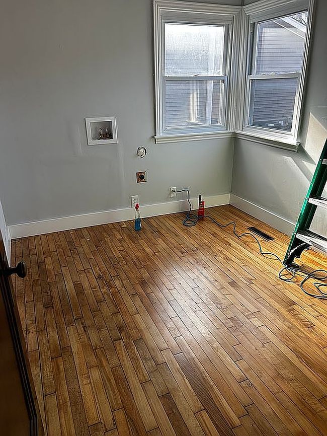 Image of 221 E Clinton St