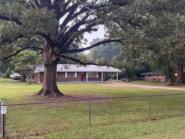 Additional photo 2 of property located at 3187 Main St