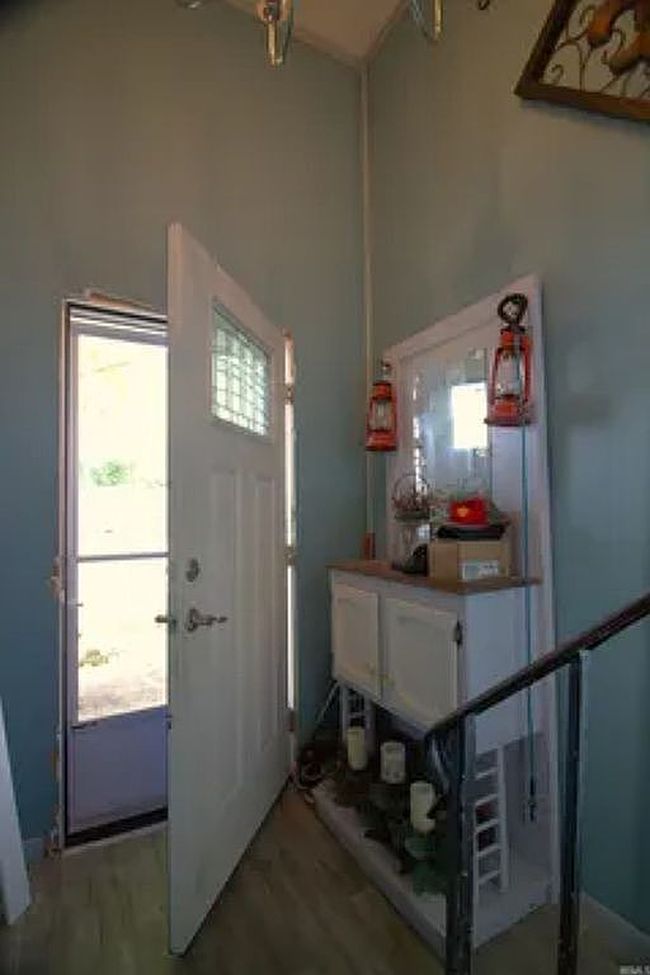 Photo of 921 Virgil Dr, Gas City, IN
