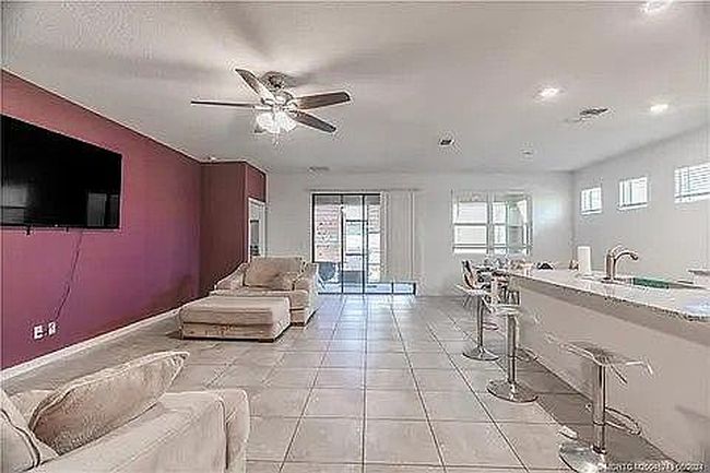 Photo of 6360 Nw Regent St, Port Saint Lucie, FL