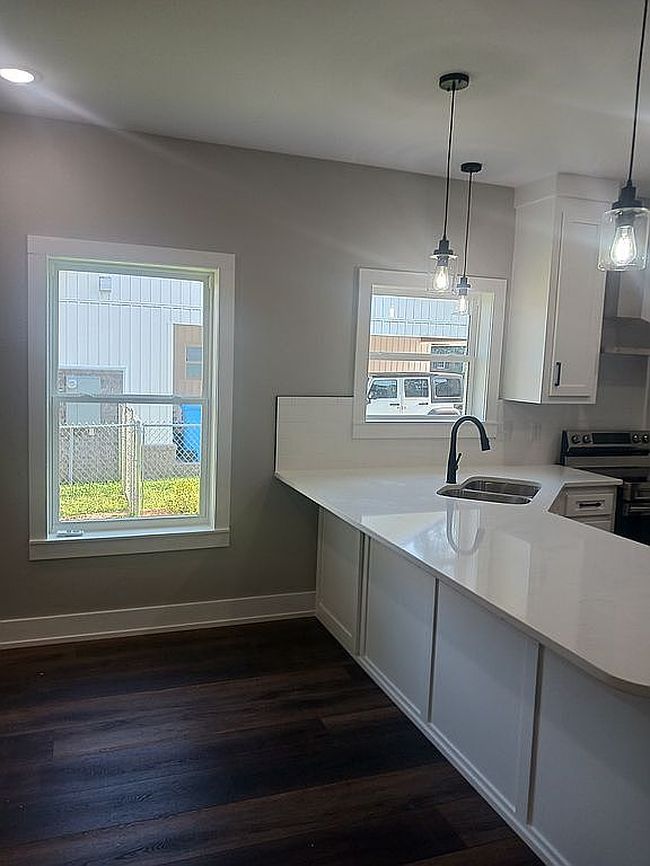 Image of 112 S Eagle St