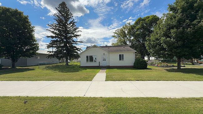 Photo of 145 Central Ave W