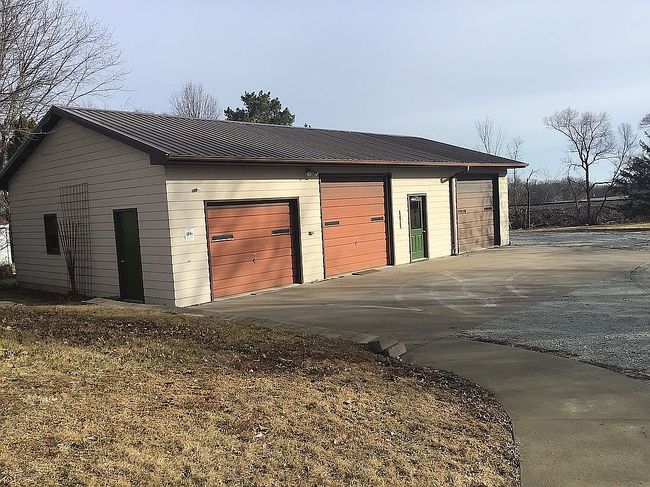 Photo of 1004 N State St, Pleasantville, IA