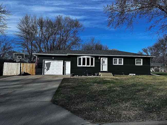 Image of 203 Crestwood Dr