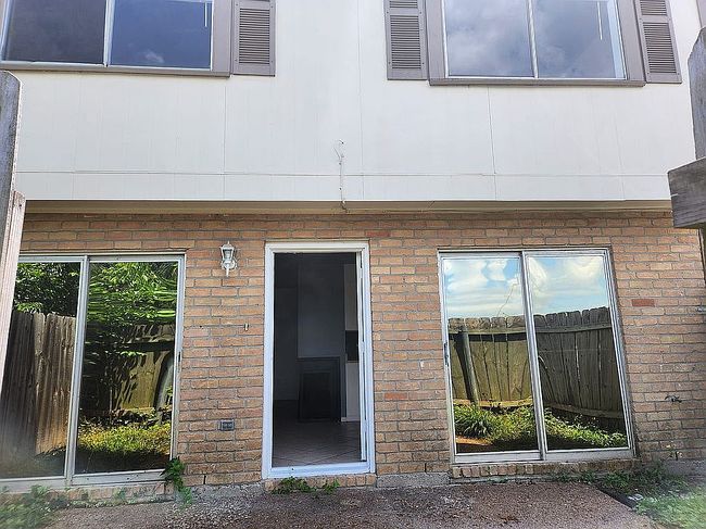 Image of 5915 Fairmeadow St