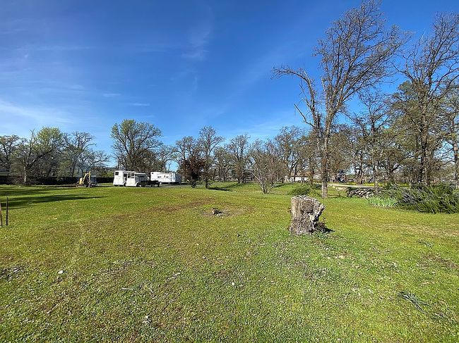 Image of 21533 Pine St