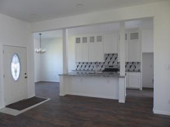 Image of 302 Little St