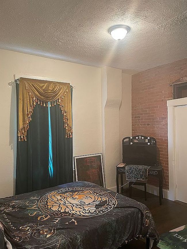 Photo of 518 W Lincoln St, Belleville, IL