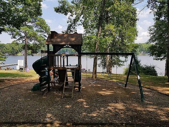 Image of 109 Gaston Oaks Ln