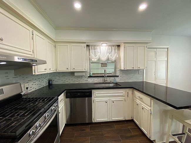 Additional photo 3 of property located at 850 Pecanwood Ln