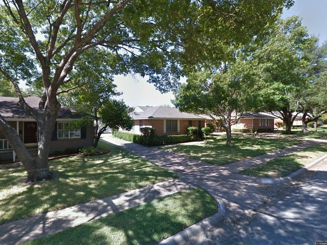 Photo of 9217 Livenshire Dr, Dallas, TX
