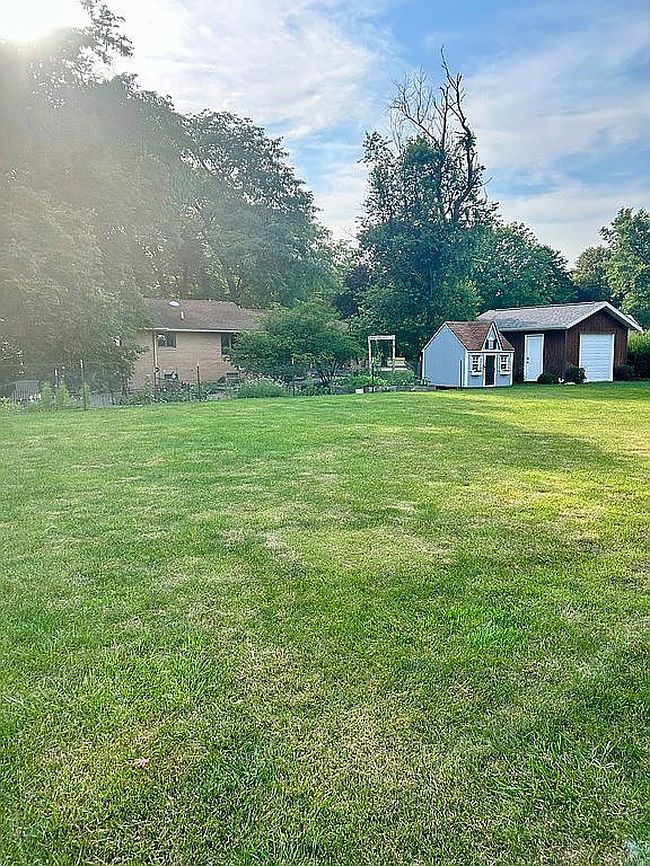 Photo of 704 Columbus Rd, Streator, IL
