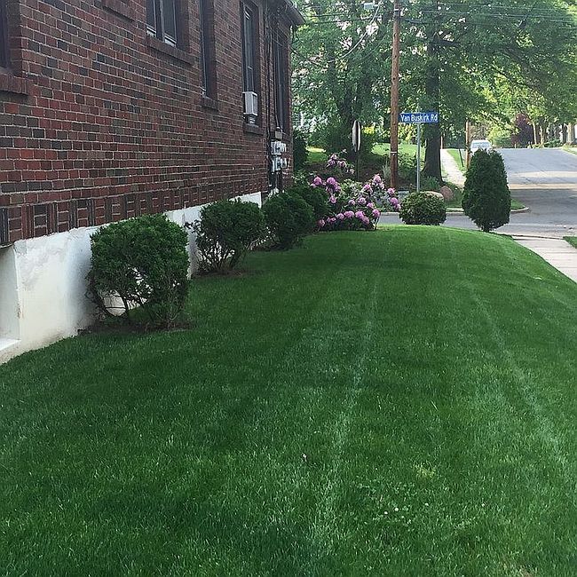Photo of 100 Van Buskirk Rd, Teaneck, NJ