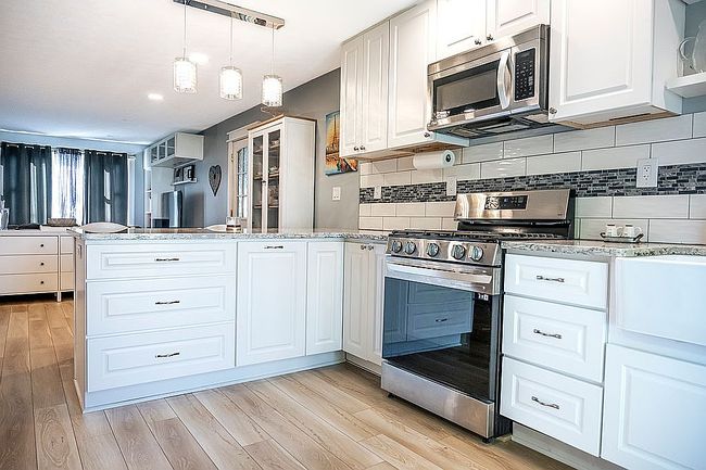 Additional photo 3 of property located at 104 Kineon Dr