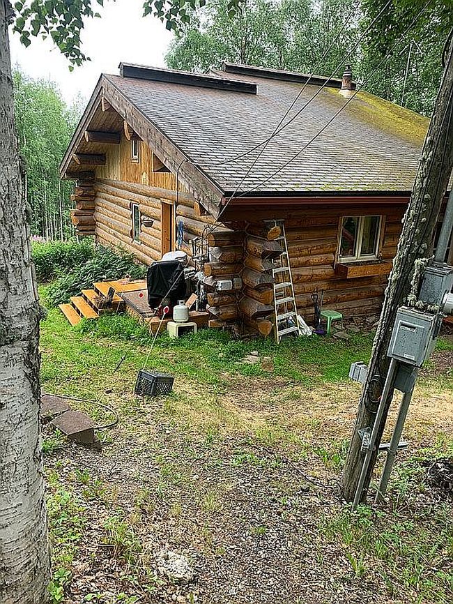Photo of 1100 Gilmore Trl, Fairbanks, AK