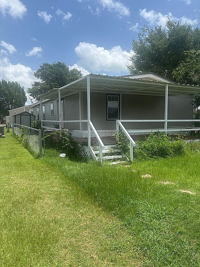Photo of 108 Oak Trl, College Station, TX