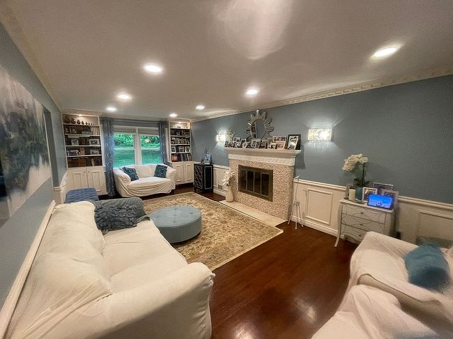 Image of 2 Rosmel Dr
