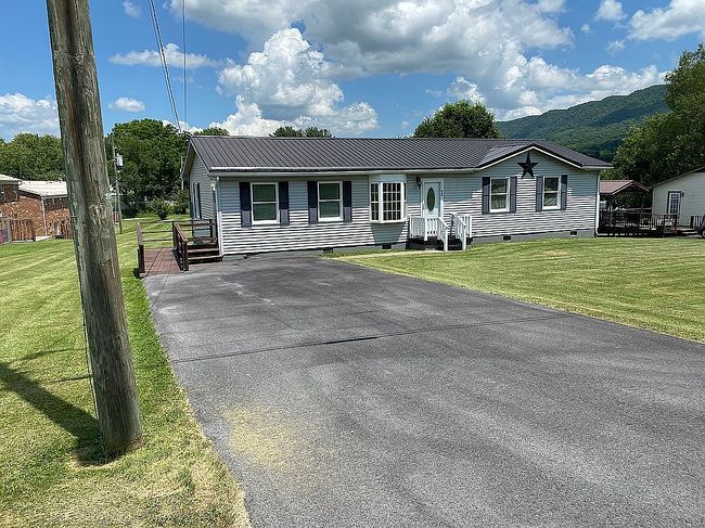 Additional photo 3 of property located at 268 Painter St