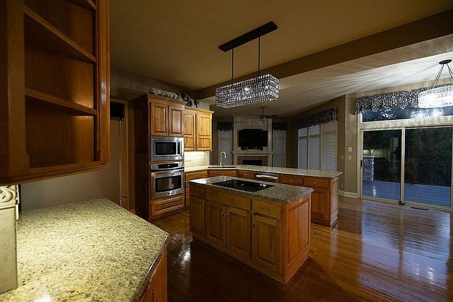 Photo of 2315 Ne Smokey Hill Dr, Lees Summit, MO