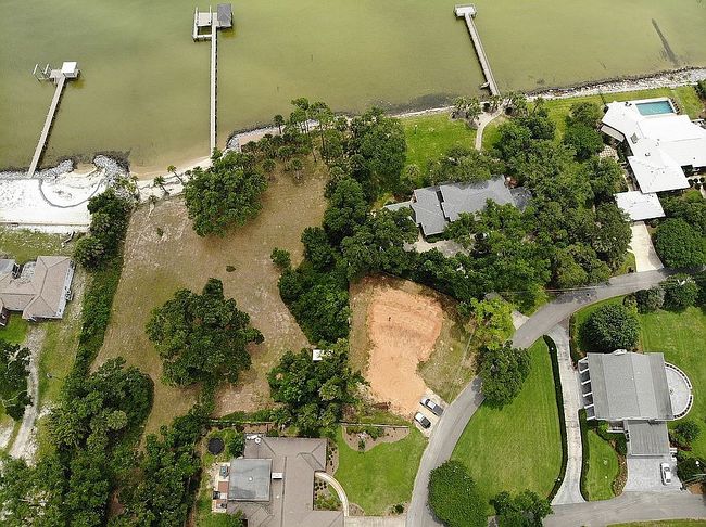 Image of 1055 Harbourview Cir