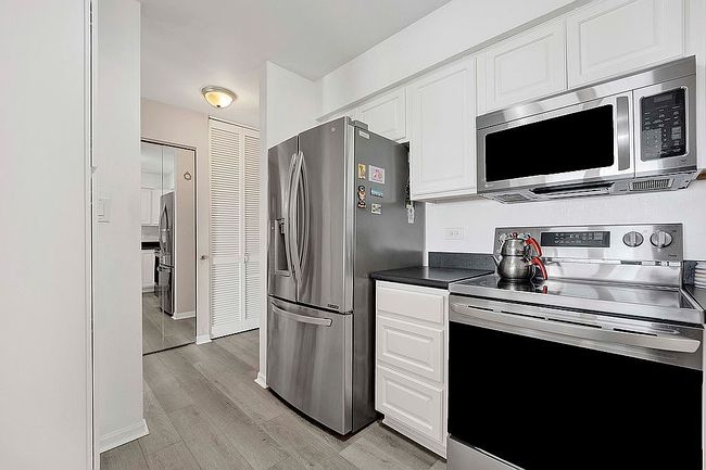 Photo of 725 W Huntington Commons Rd Apt 416, Mount Prospect, IL