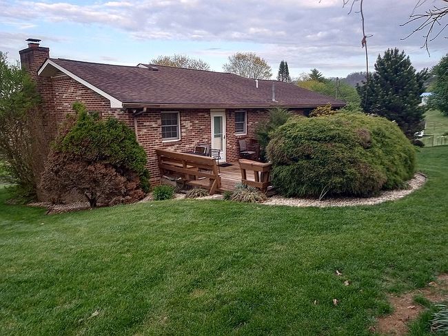 Additional photo 3 of property located at 8 Regan Dr