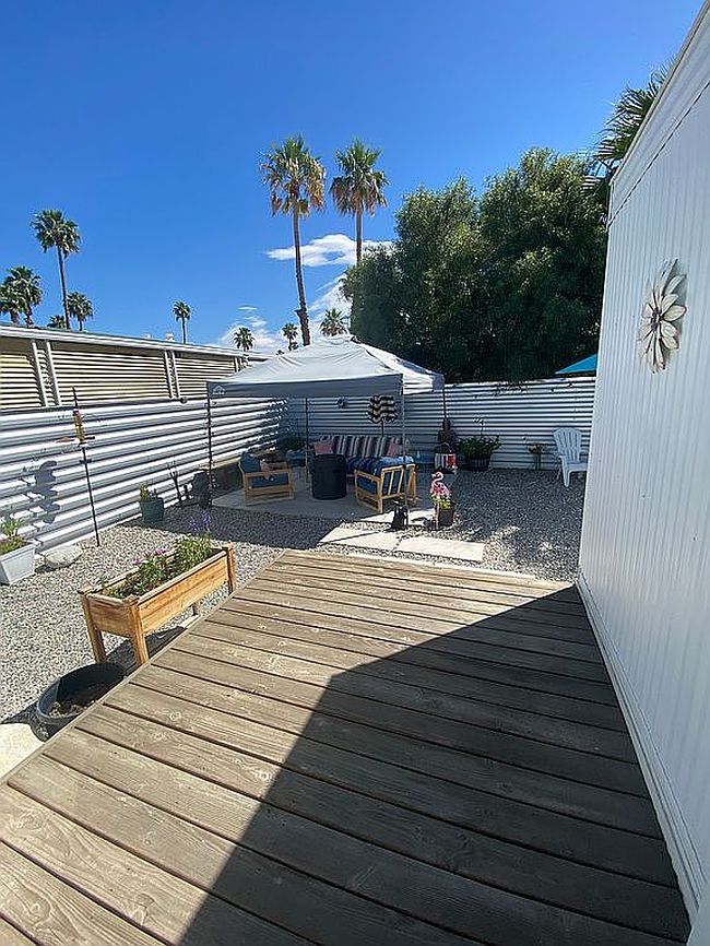 Image of 421 Butterfield